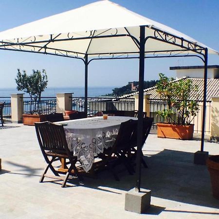 Riviera Mare Apartment Вараце Екстериор снимка