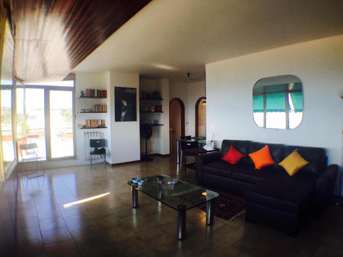 Riviera Mare Apartment Вараце Екстериор снимка